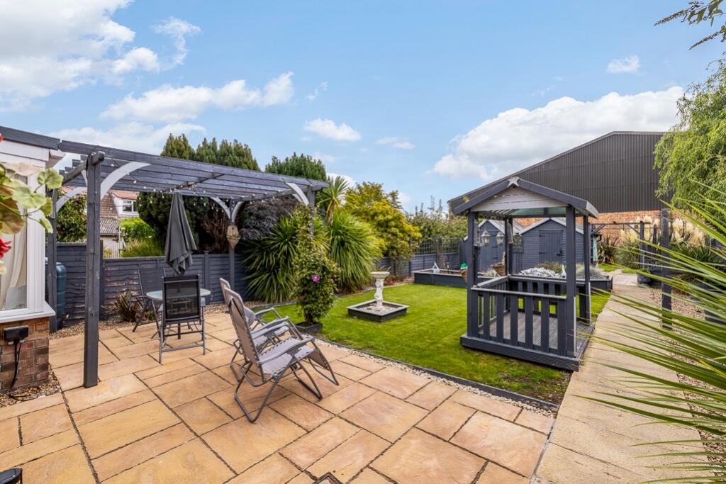 33 Lowgate Avenue (Bicker)-5