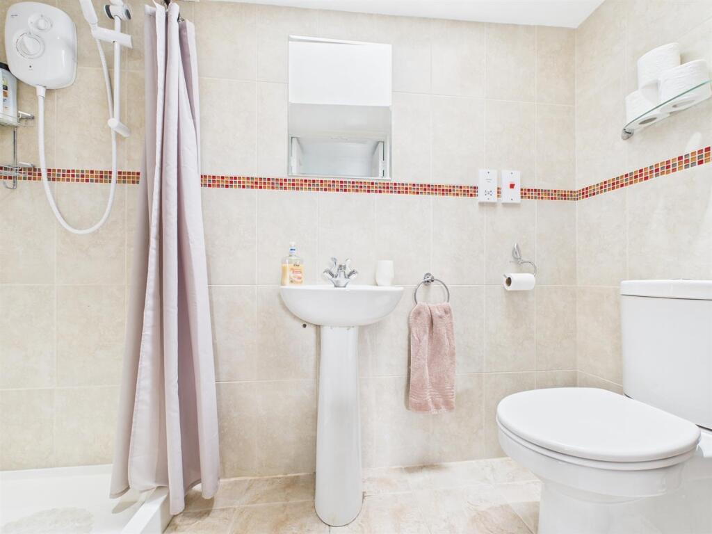 En-Suite 2