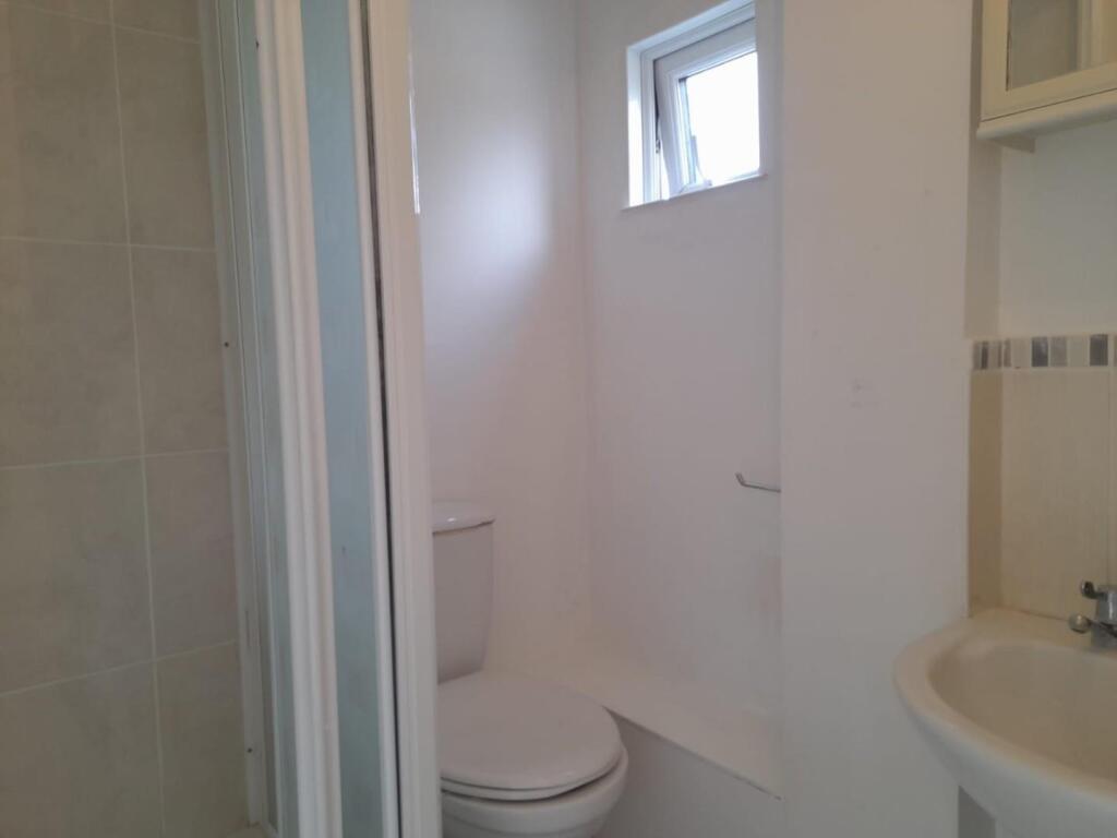 ensuite.jpg