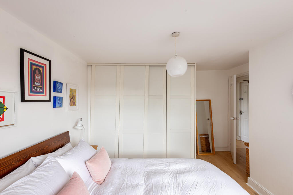 300857 - 25_7_22_TMH N16 6AX10363-Edit.jpg