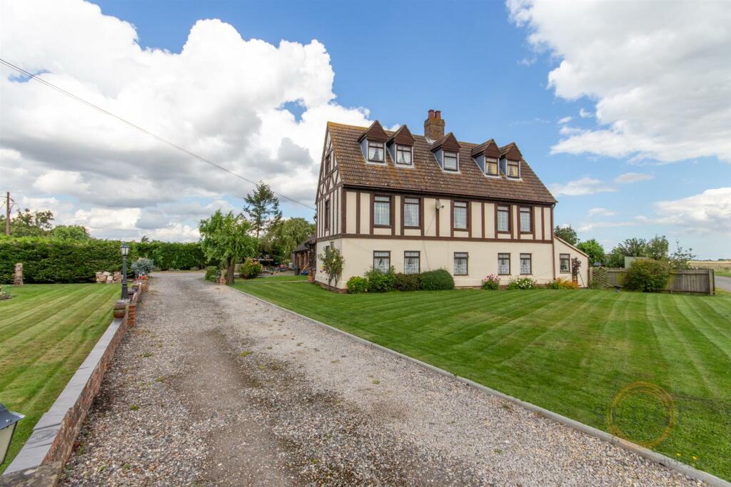 yew lodge -1.jpg