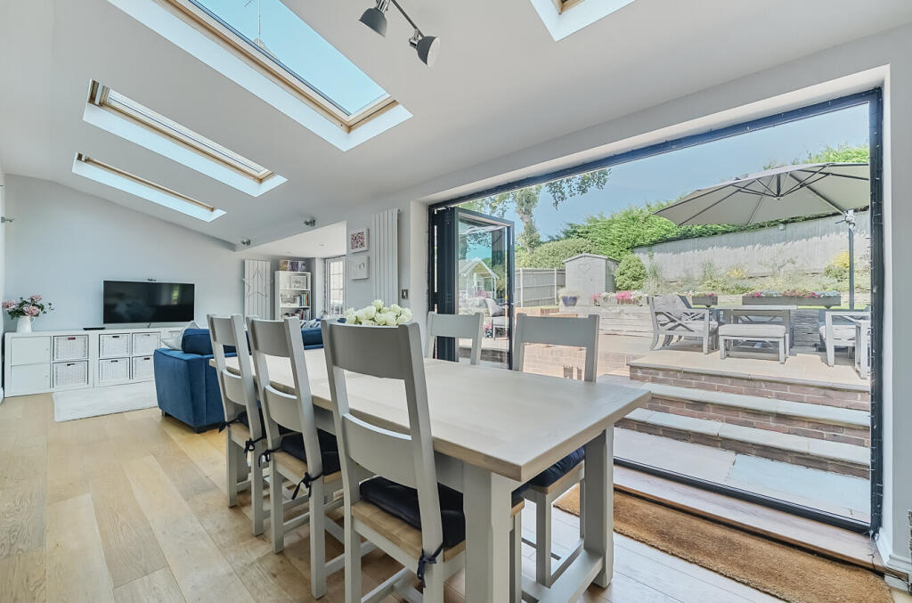 1336934-24-689b56...