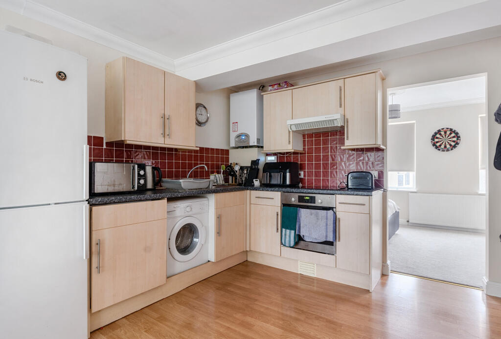 1279747-6-6825e4f...