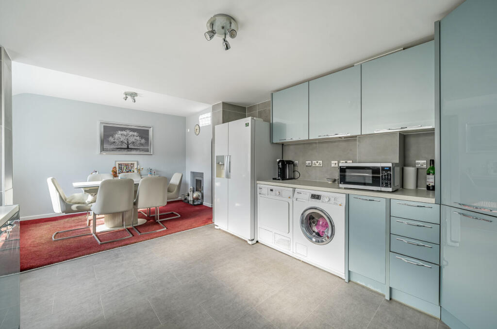 1340196-4-689f62f...