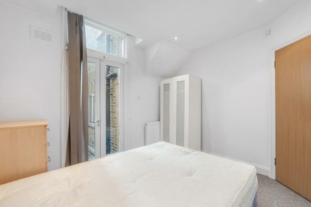 Bedroom 2 (2).jpg