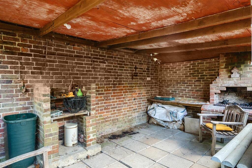 BBq area.jpg