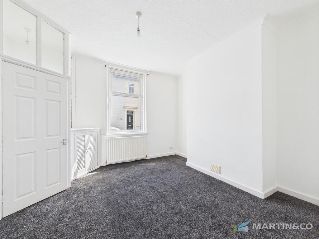 CAM02318G0-PR0453...