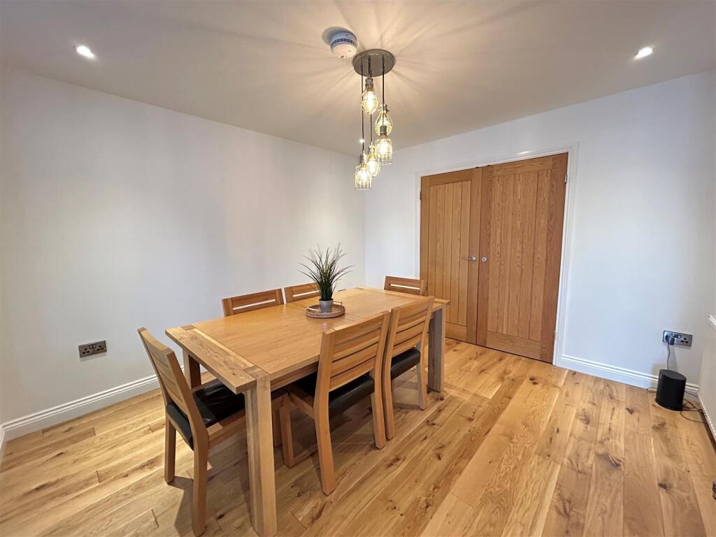 Dining Room.jpg