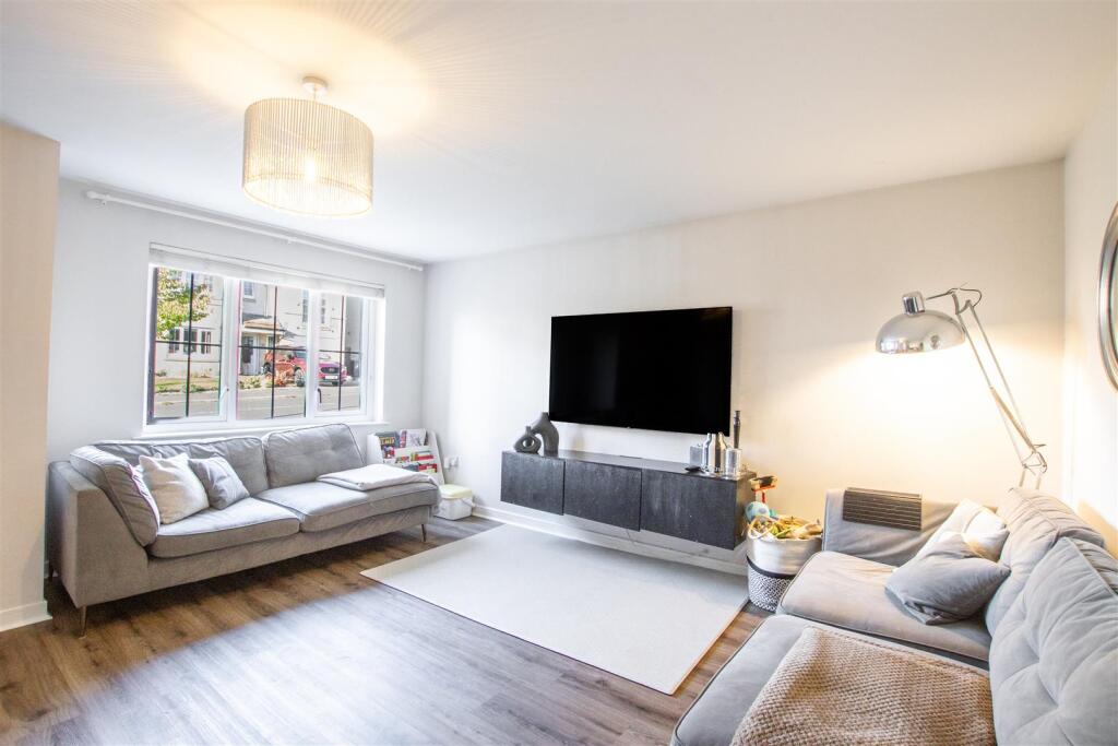 lounge-2.jpg