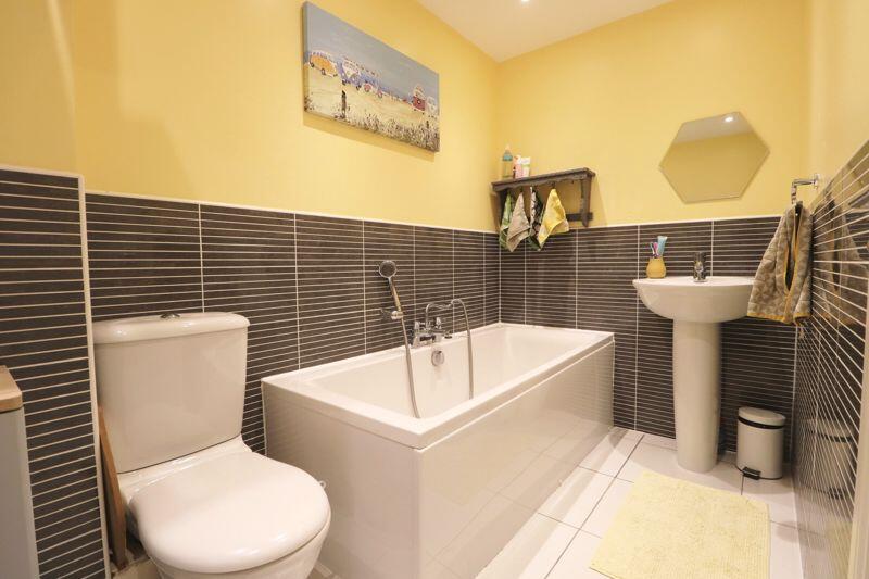 Family Bathroom (First Floor)