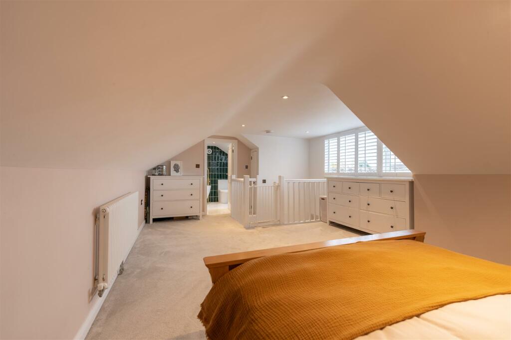 Master Bedroom 1.jpg