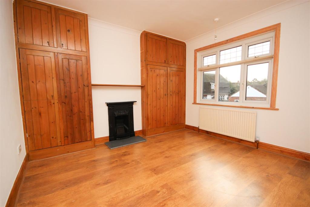 Bedroom 1.jpg