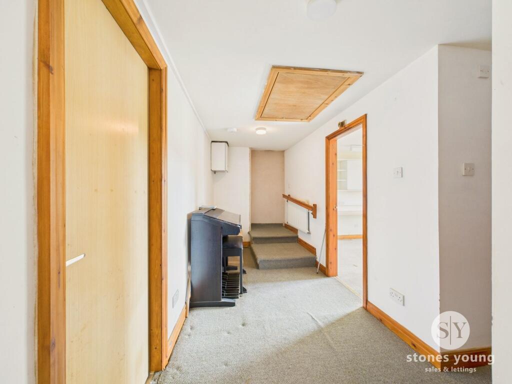 Large Inner Hallway/Office Area