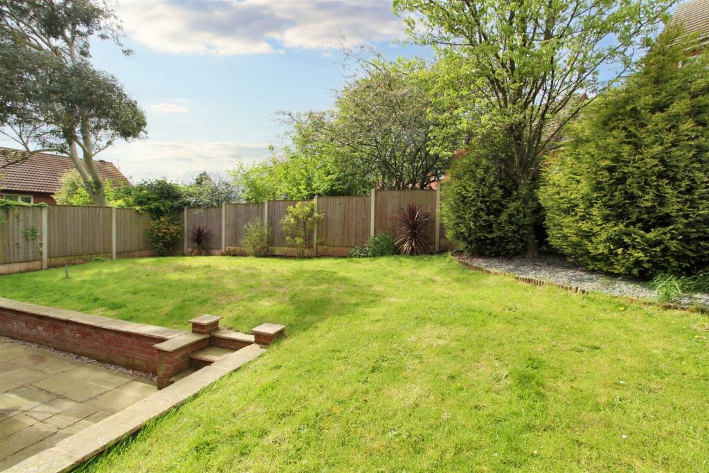 11, Ganton Close Nottingham, NG3 3ET