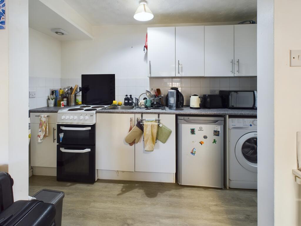 CAM02519G0-PR0155-STILL003