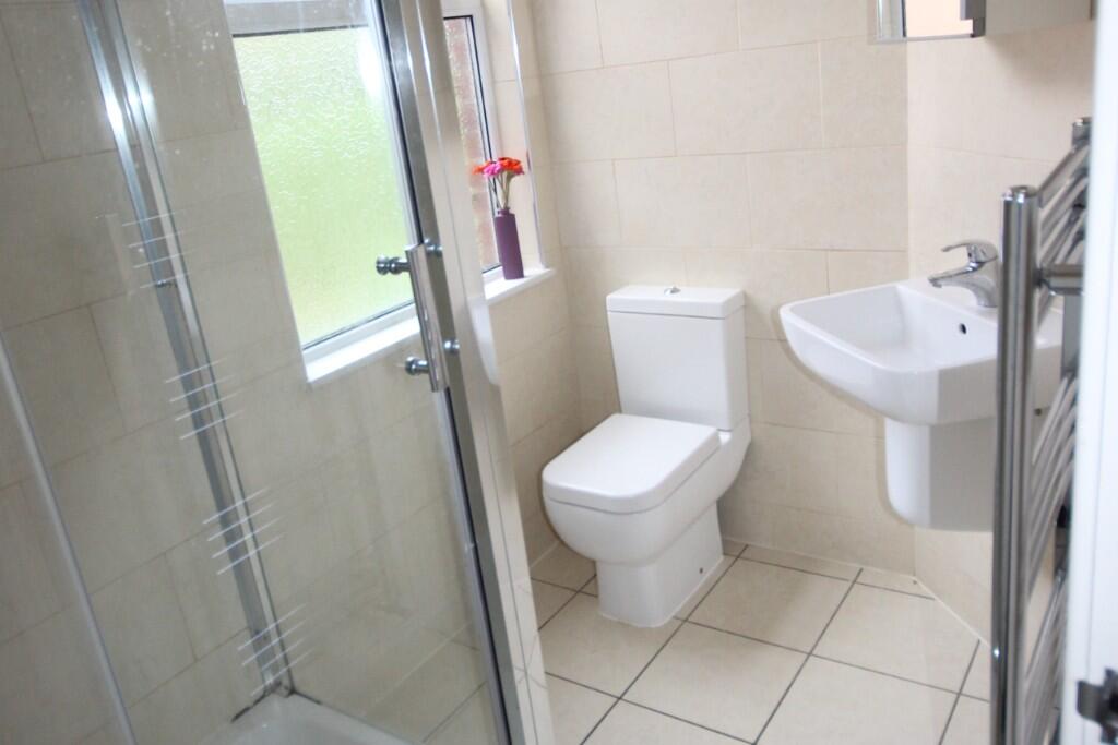 Shower Room with WC
