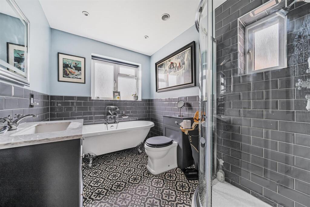 Norwich Way - Bathroom.jpg