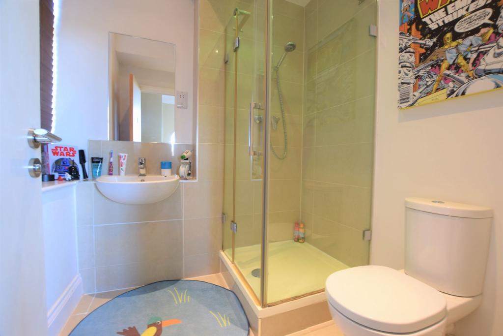 EN SUITE SHOWER ROOM