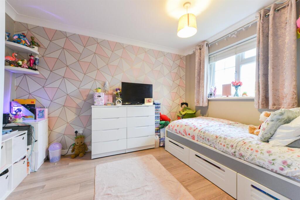 Cronin Close, Larkfield17.jpg