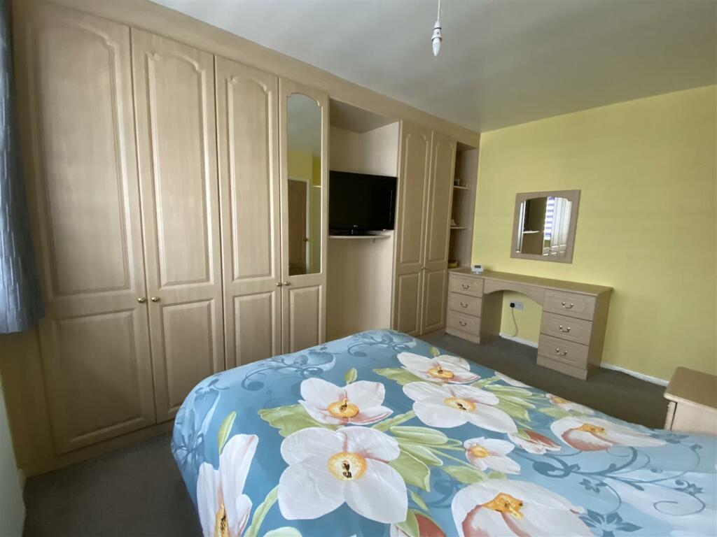 Bedroom no.1 front double: