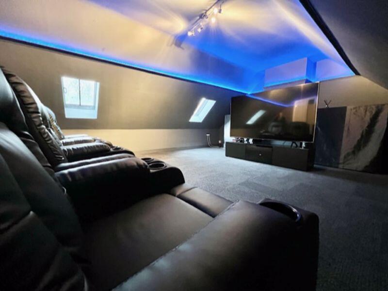 Bedroom 3 / Cinema room