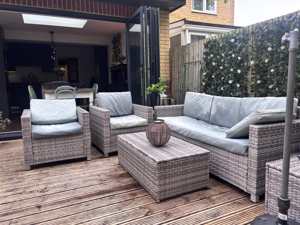 Primrose decking.jpg