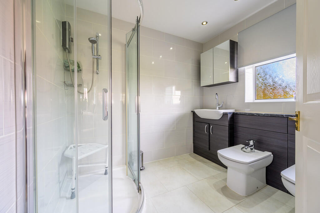 En-Suite to Bedro...