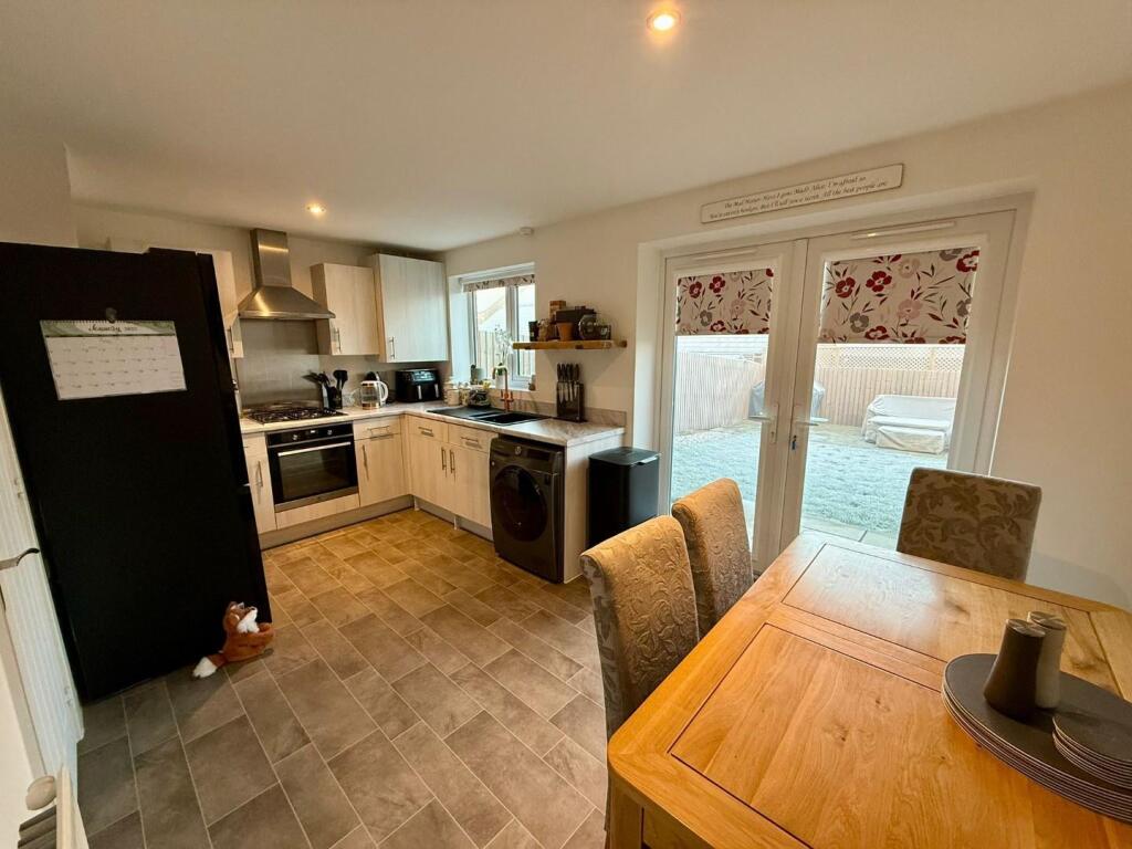 kitchen 2.jpg
