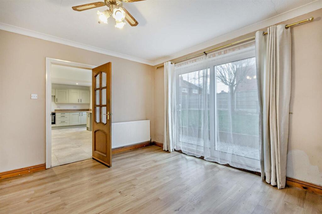 8675088-interior16-800.jpg