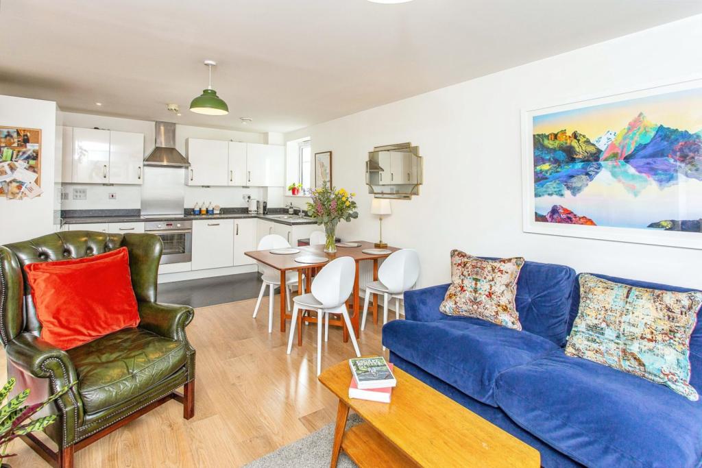 Lounge / Kitchen