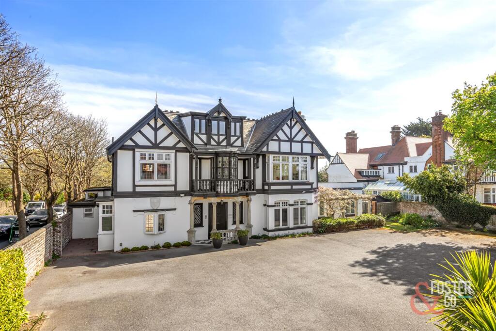 Dyke Road Avenue, 34-041.jpg