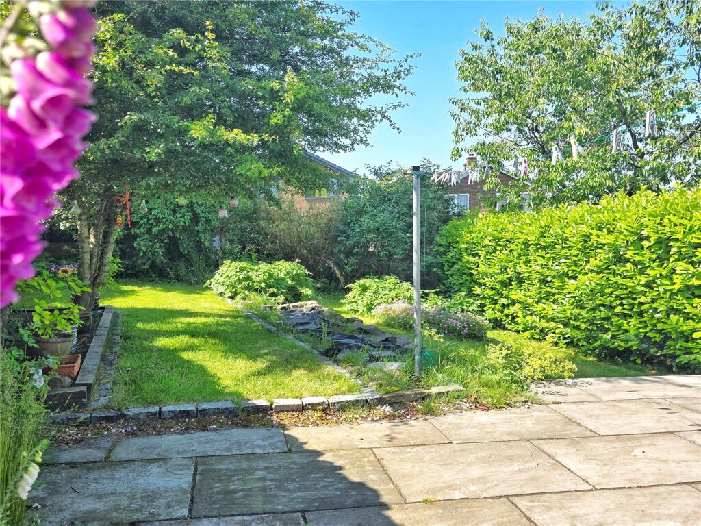 Patio &amp; Lawn Gardens