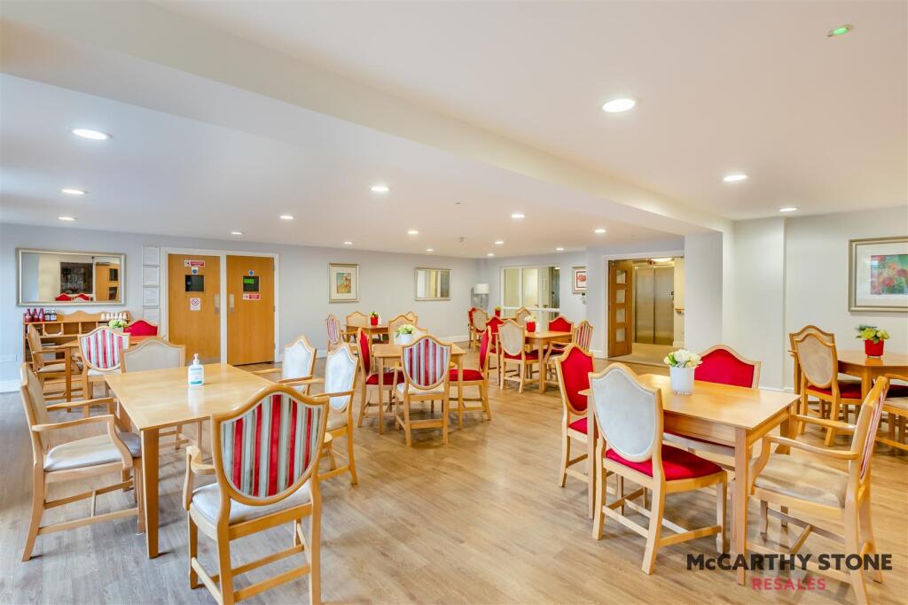 8618395-interior19.jpg