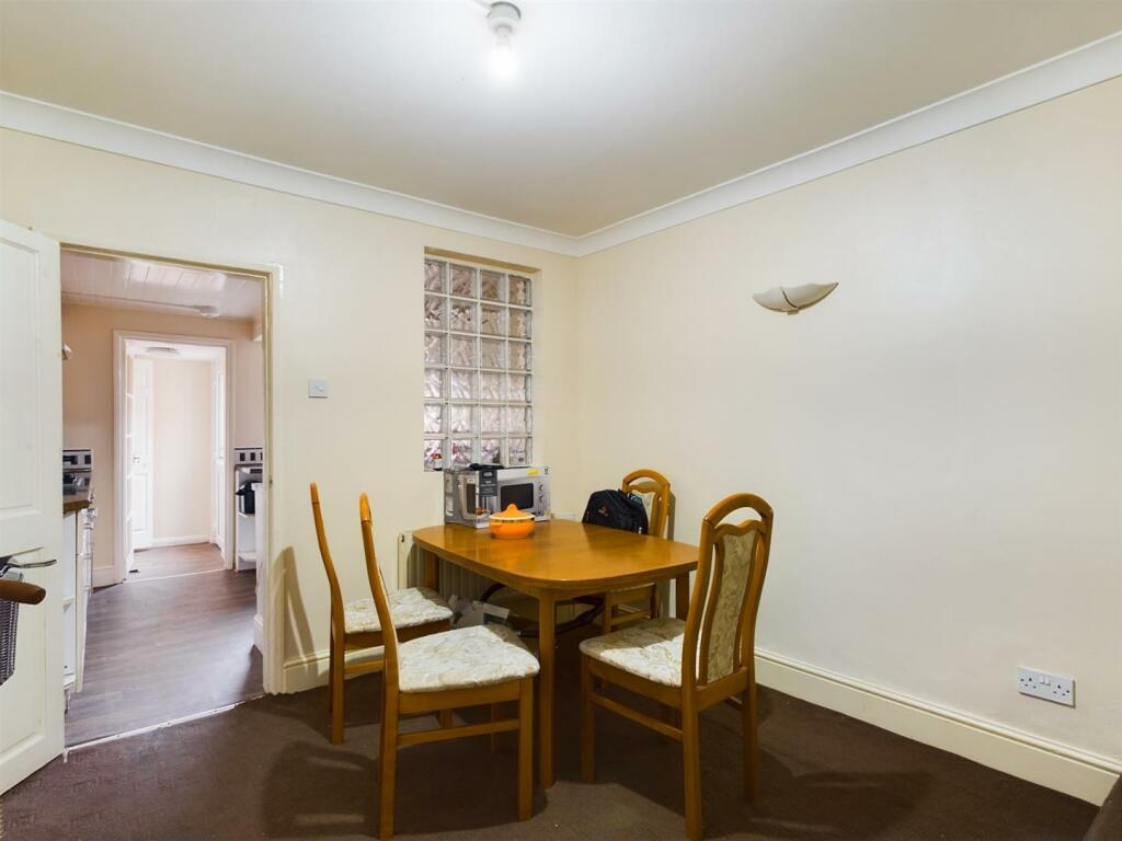 Dining Room.jpg