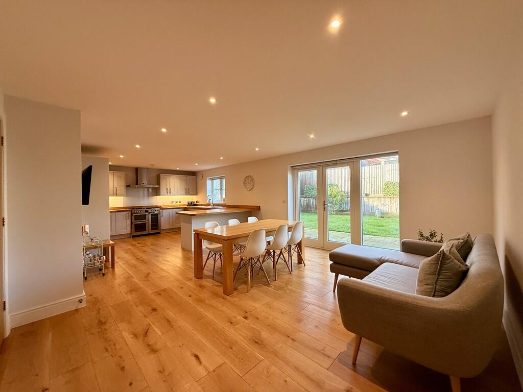 Kitchen/Dining Ro...