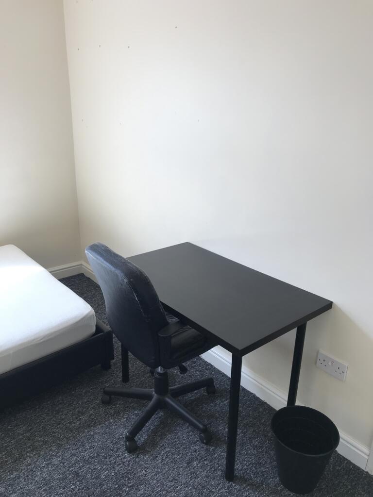 St G bedroom 3 Table
