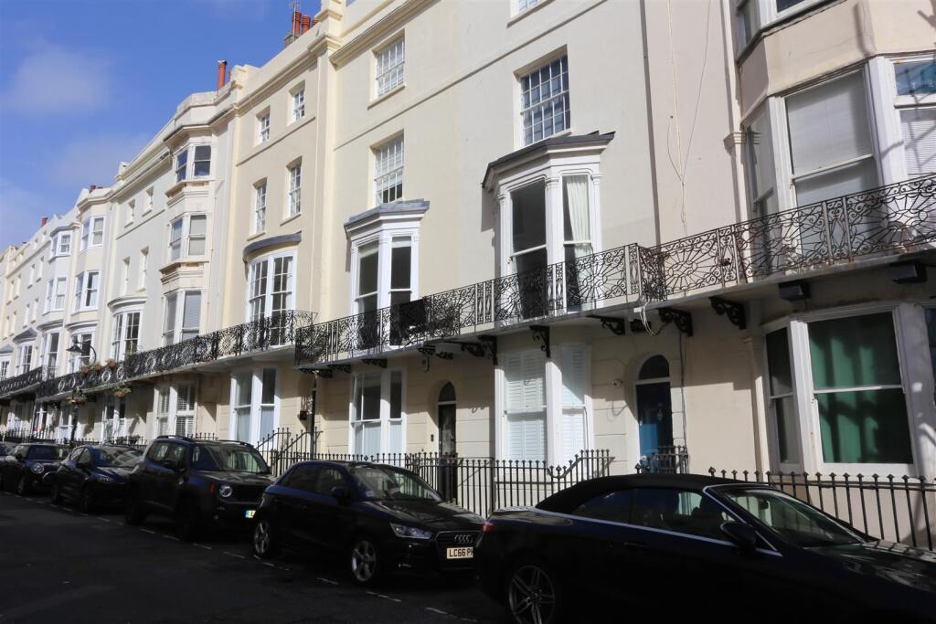 4, 30 BLOOMSBURY PLACE (5).JPG
