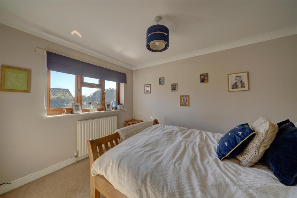 23 Foster Crescent (5).jpg