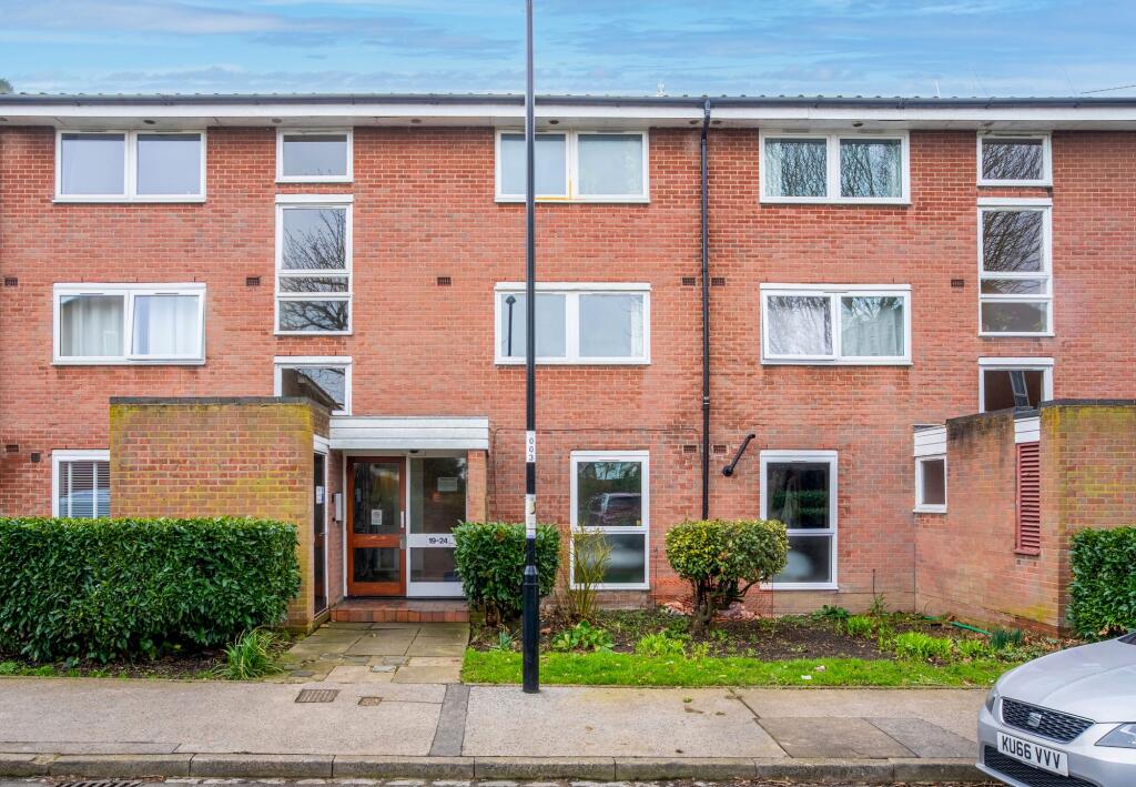 For Sale 1 Bedroom Flat SE19 Eskmont Ridge Exterior