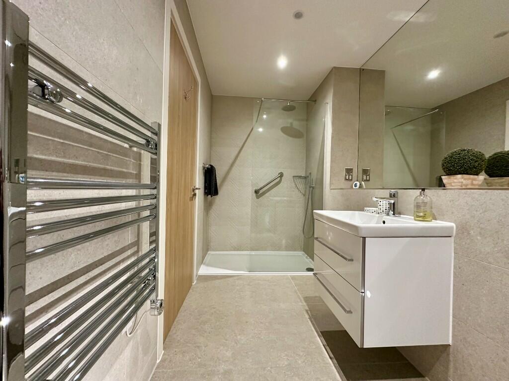 Ensuite