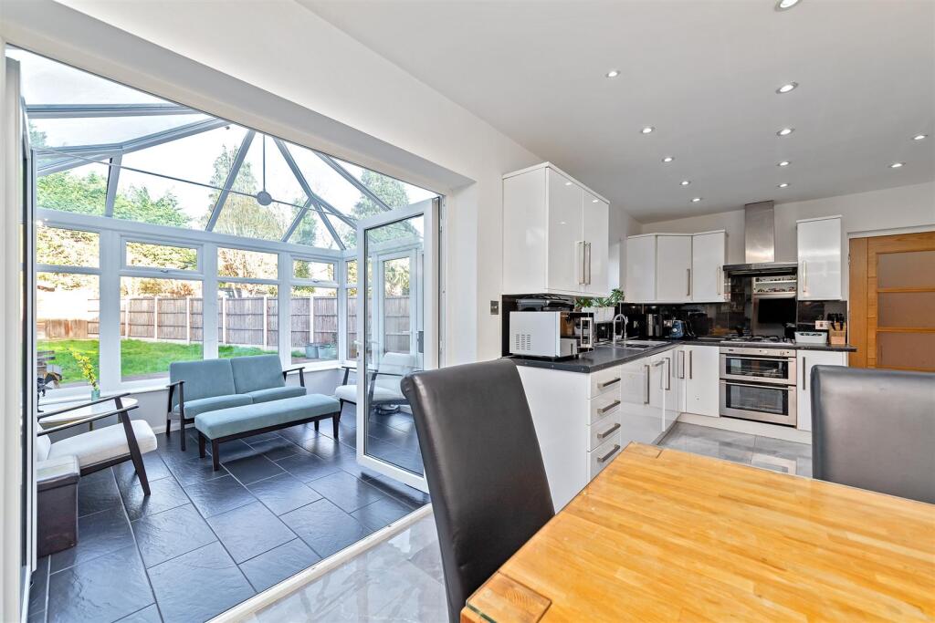 10BirchwoodWay-19.jpg