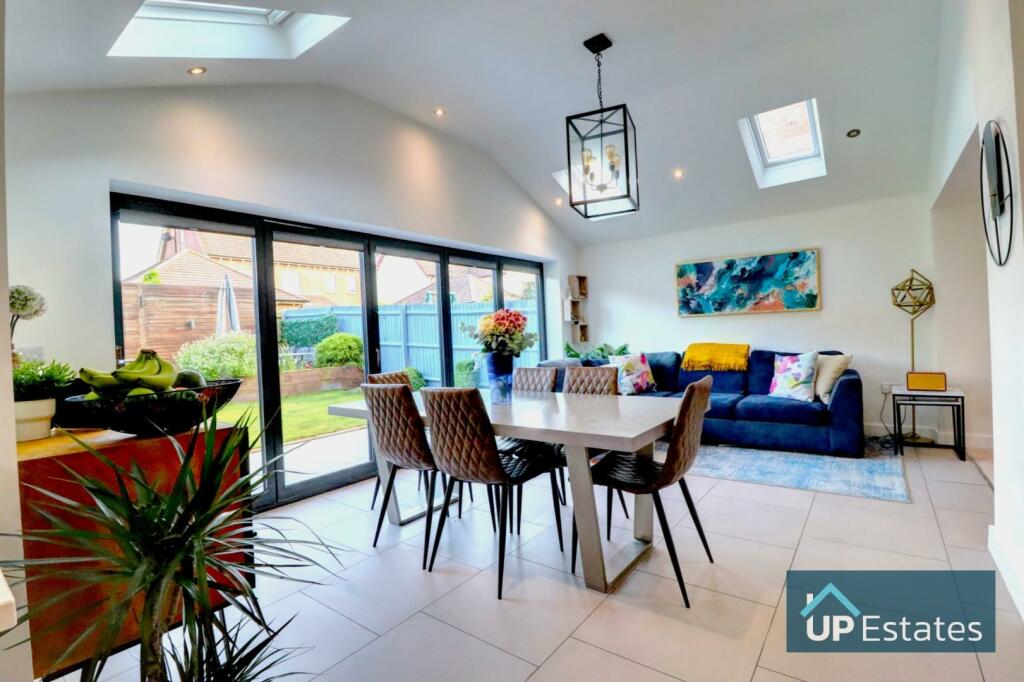 Dining Area.jpg