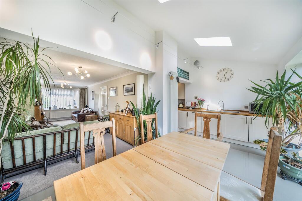 Kitchen/Dining/Lounge