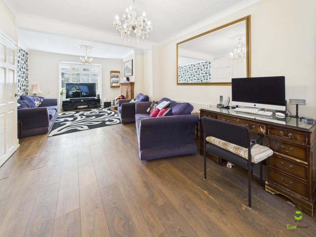 Presented by Clinton at EweMove Bexleyheath and Da