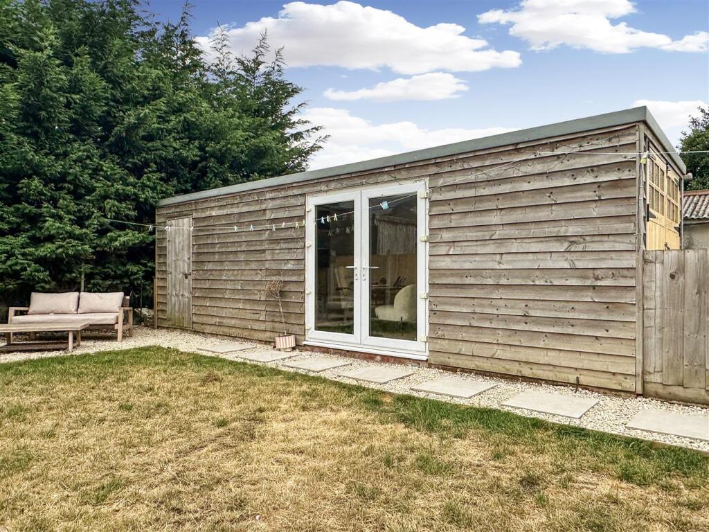 Detached Home Office 864