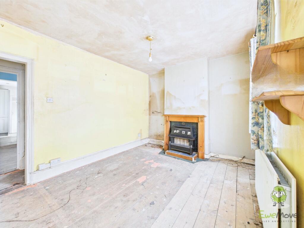 CAM01543G0-PR0130-STILL005