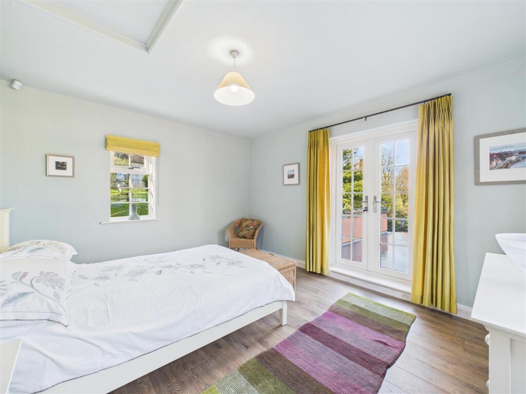 BEDROOM 2