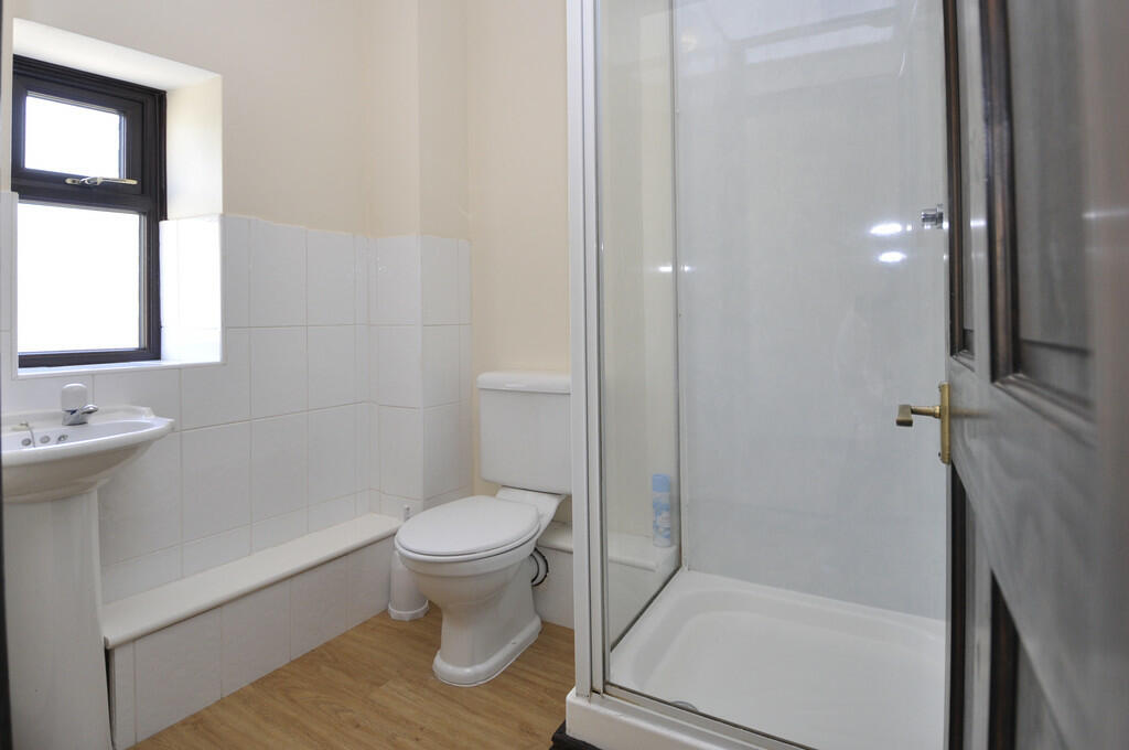 Downstairs Shower...