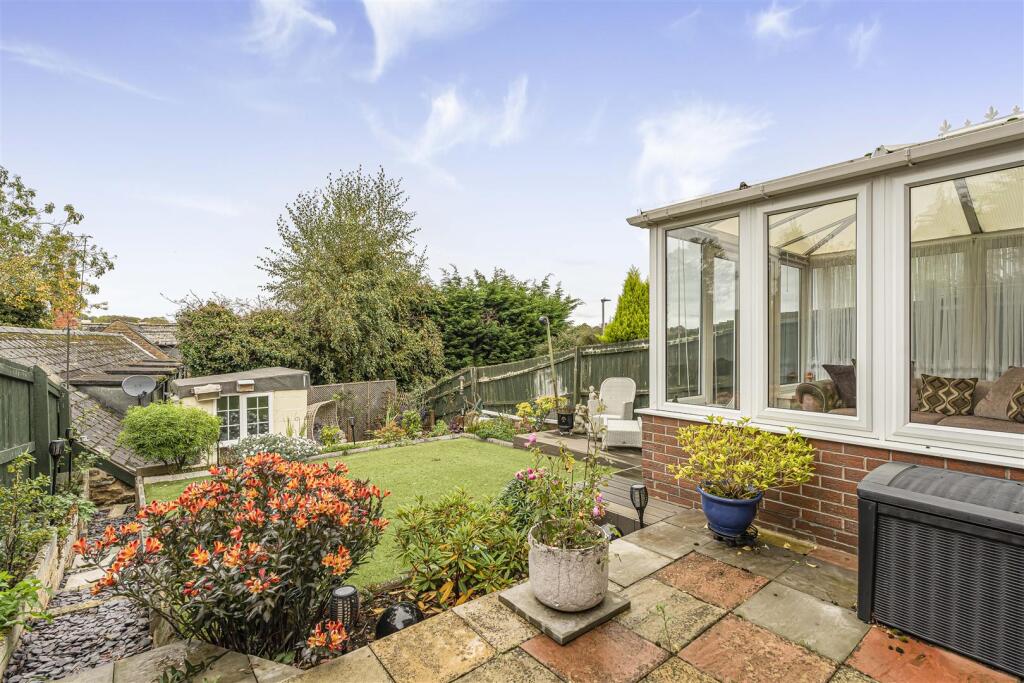 13 Grenadier Road