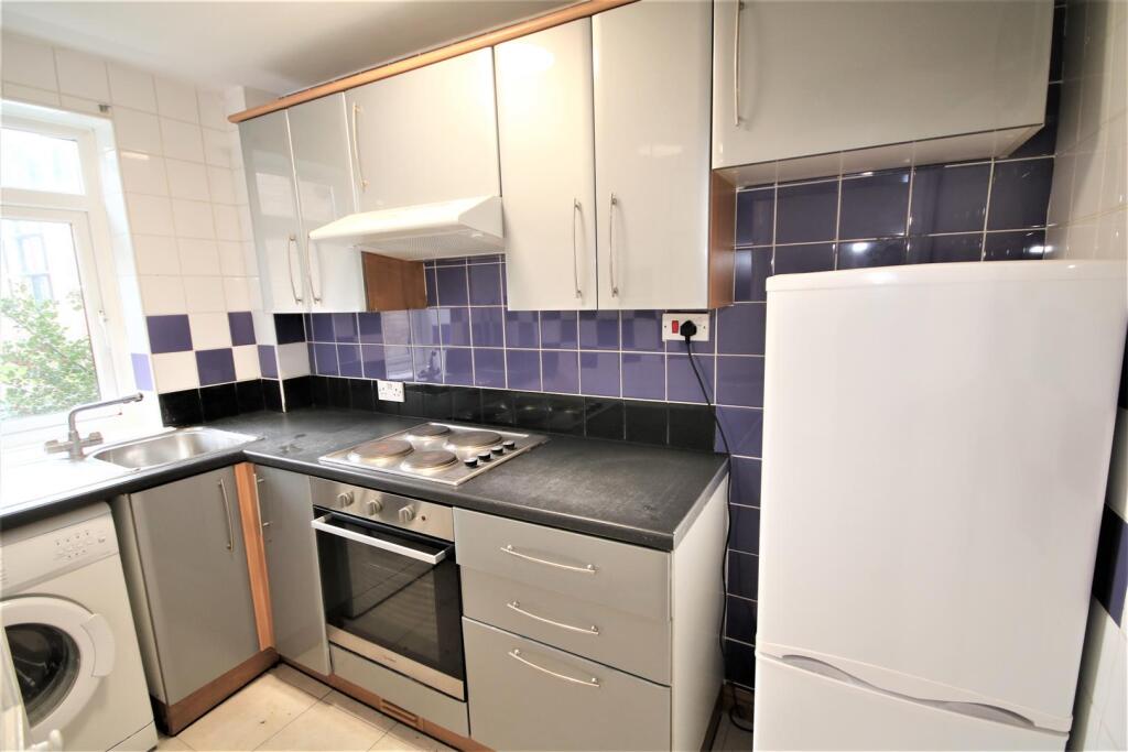 Kitchen b.JPG